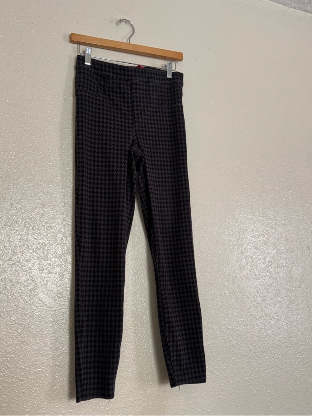 Spanx Jean-ish Ankle Leggings in houndstooth - Picture 6 of 6